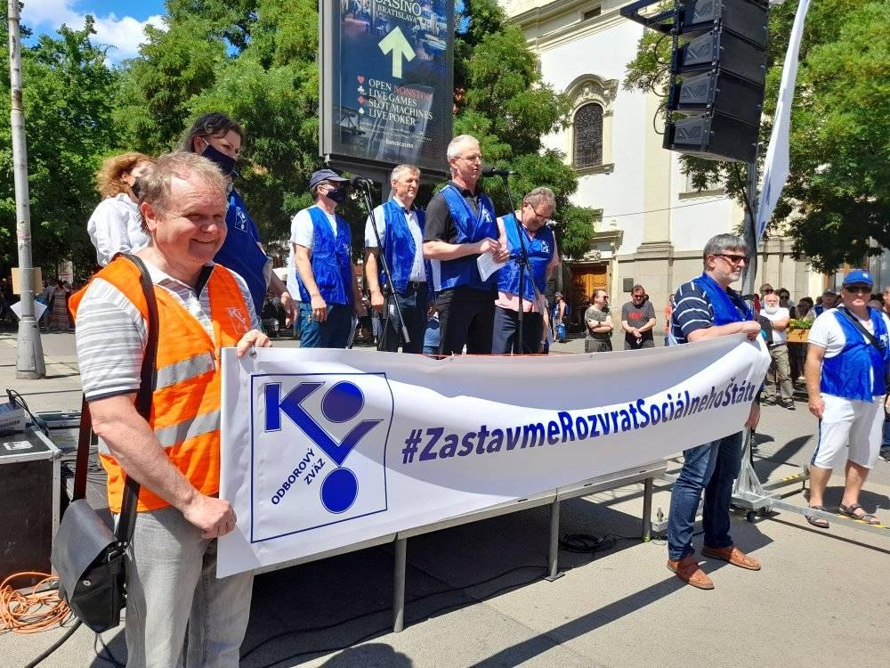 Protest: Zastavme rozvrat sociálneho štátu, pozrite sa, ako to tam vyzeralo