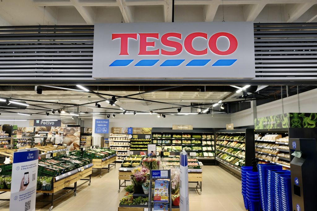 Tesco na Slovensku oslávilo 25 rokov, v Nitre otvára novú predajňu