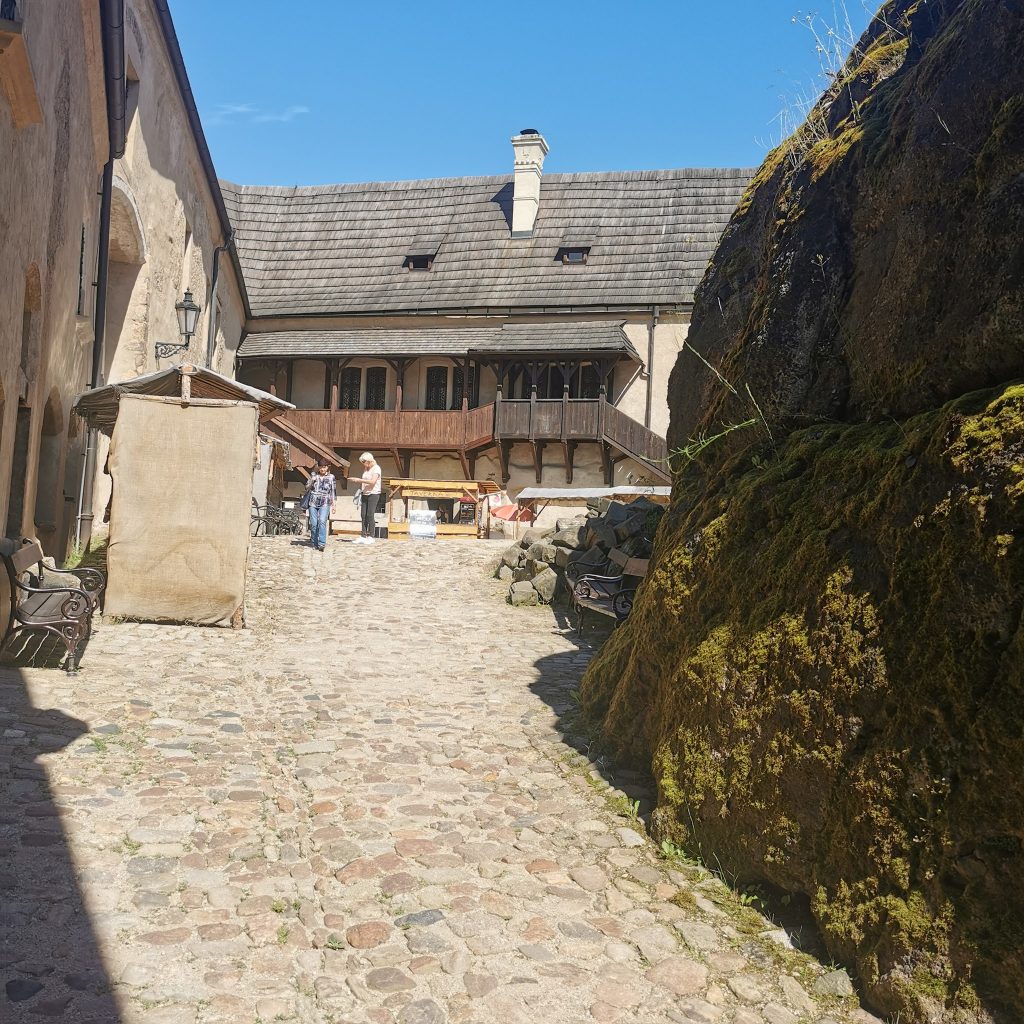 Hrad Loket: Pozrite si stredovekú mučiareň