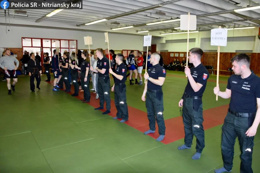 Pozrite si tie vyšportované telá našich policajtov!