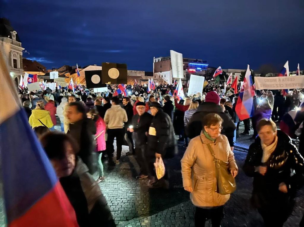 NITRA: Pochod za mier (foto)