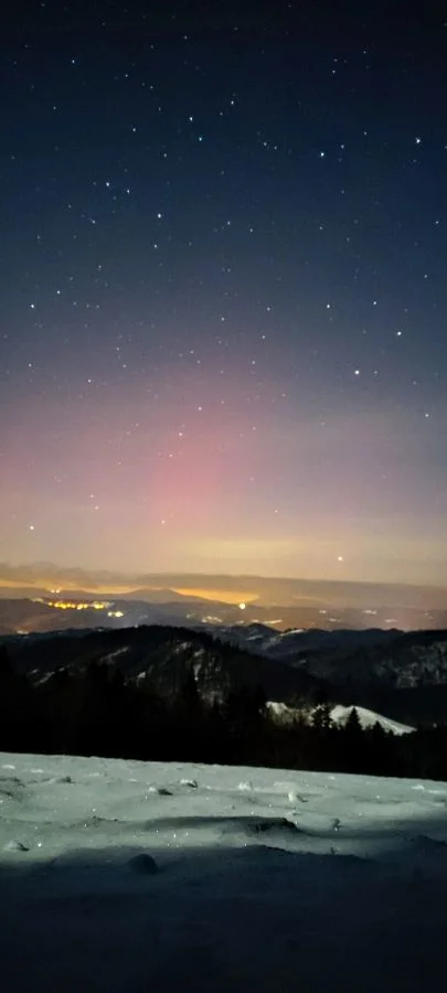 Polárna žiara nad Slovenskom. Takto ste ju zachytili vy