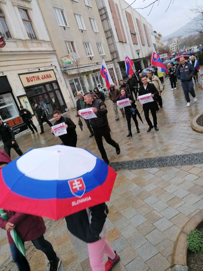 NITRA: Pochod za mier (foto)