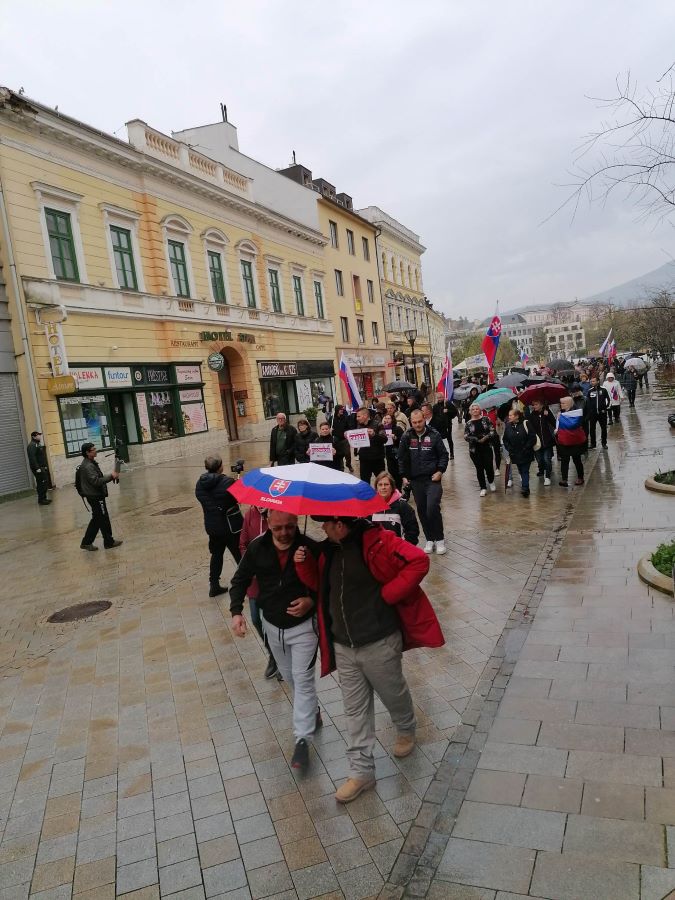 NITRA: Pochod za mier (foto)