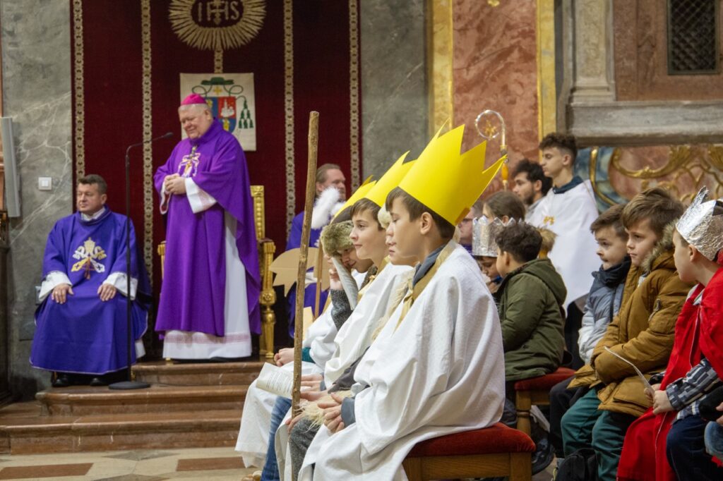 Biskupi už tento víkend požehnajú a vyšlú koledníkov Dobrej noviny